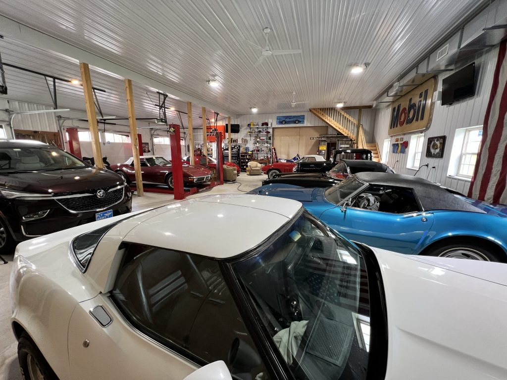 Board & Batten Garage gallery photo 6