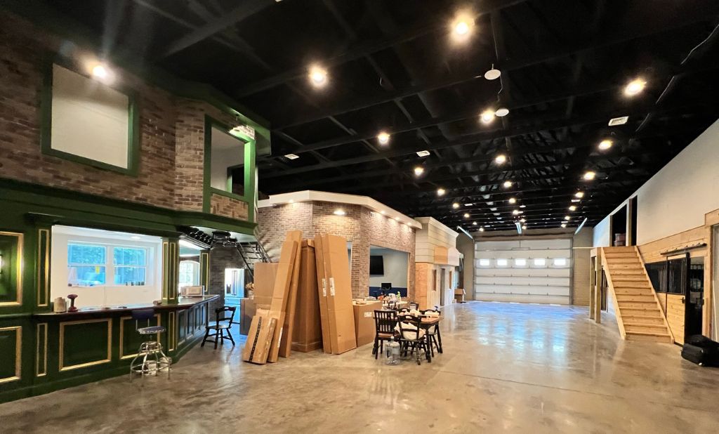 Man Cave Barndominium gallery photo 7
