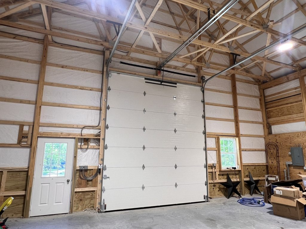 Oversized Hobby Garage gallery photo 14